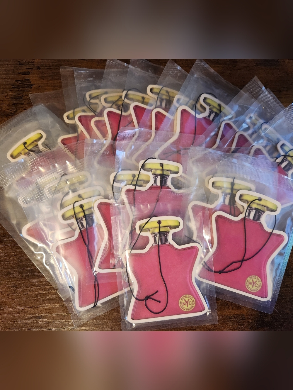 BUNDLE OF 25 SCENTED CAR/AIR FRESHENERS